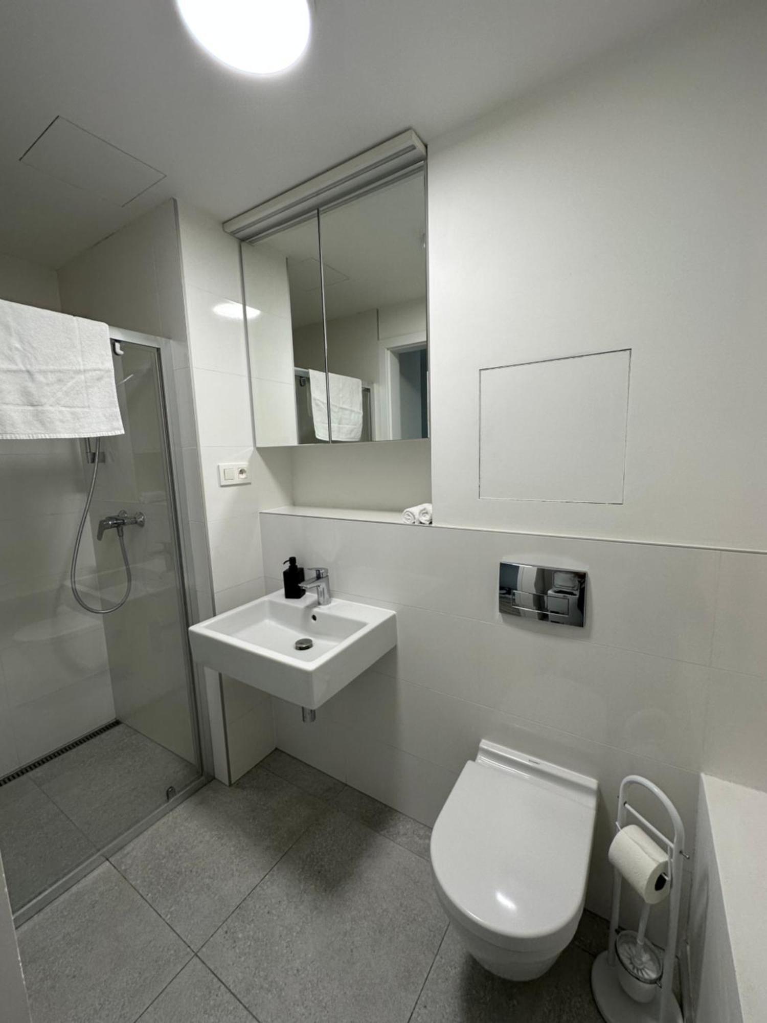 Ein Park Apartment With Free Parking Bratislava Exterior foto