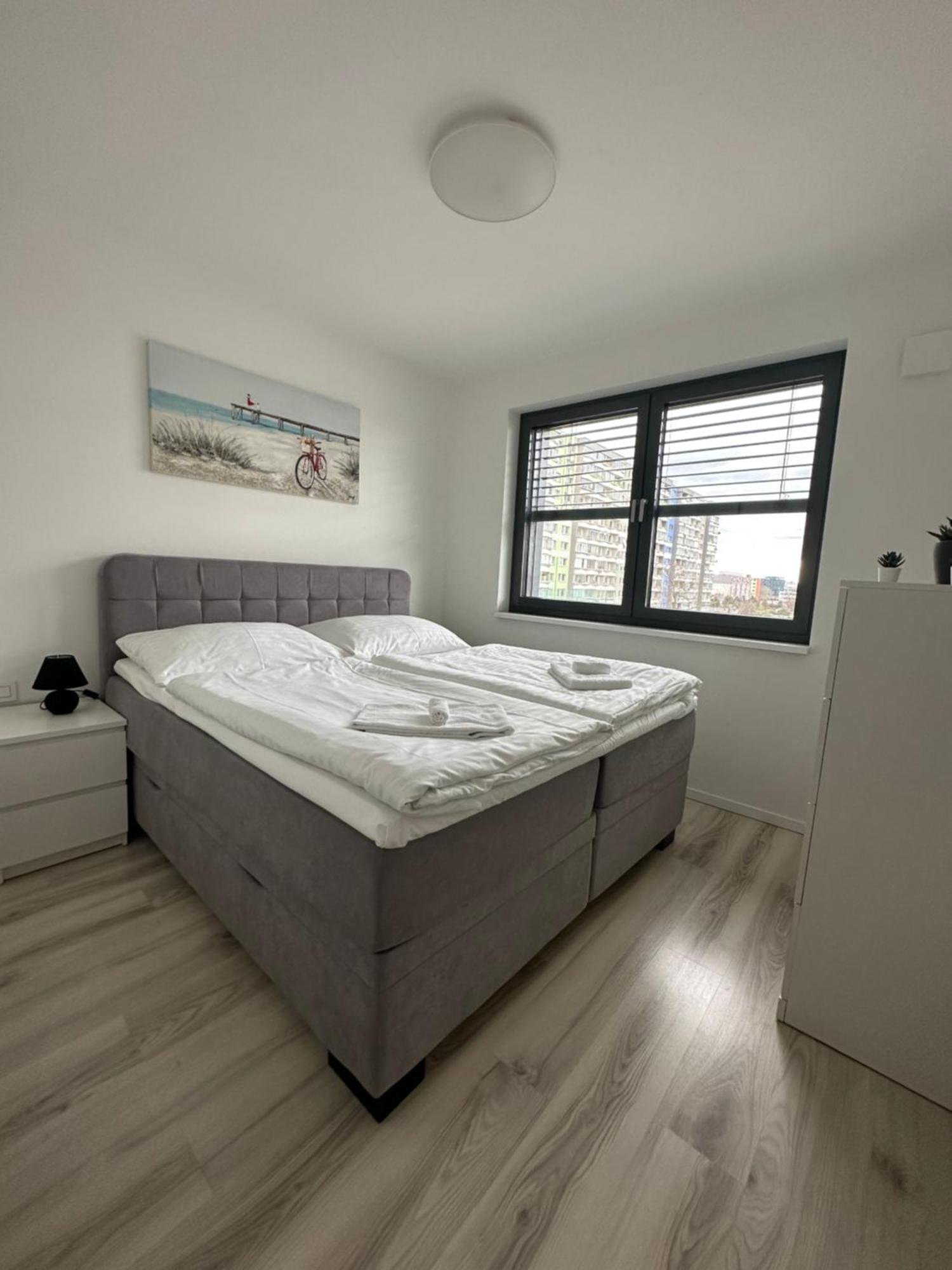 Ein Park Apartment With Free Parking Bratislava Exterior foto
