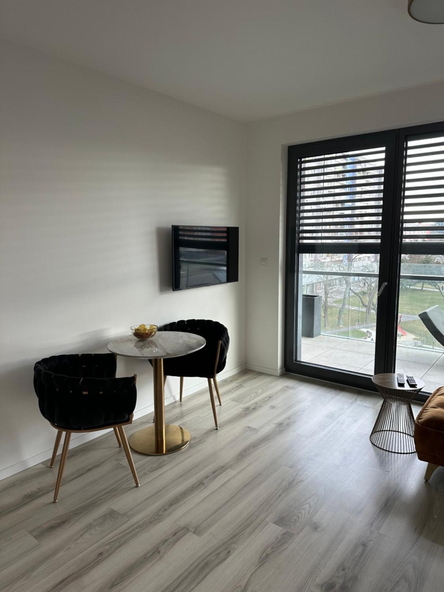 Ein Park Apartment With Free Parking Bratislava Exterior foto